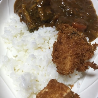 肉なし 野菜たっぷりカレーライス (ブリの揚げもの